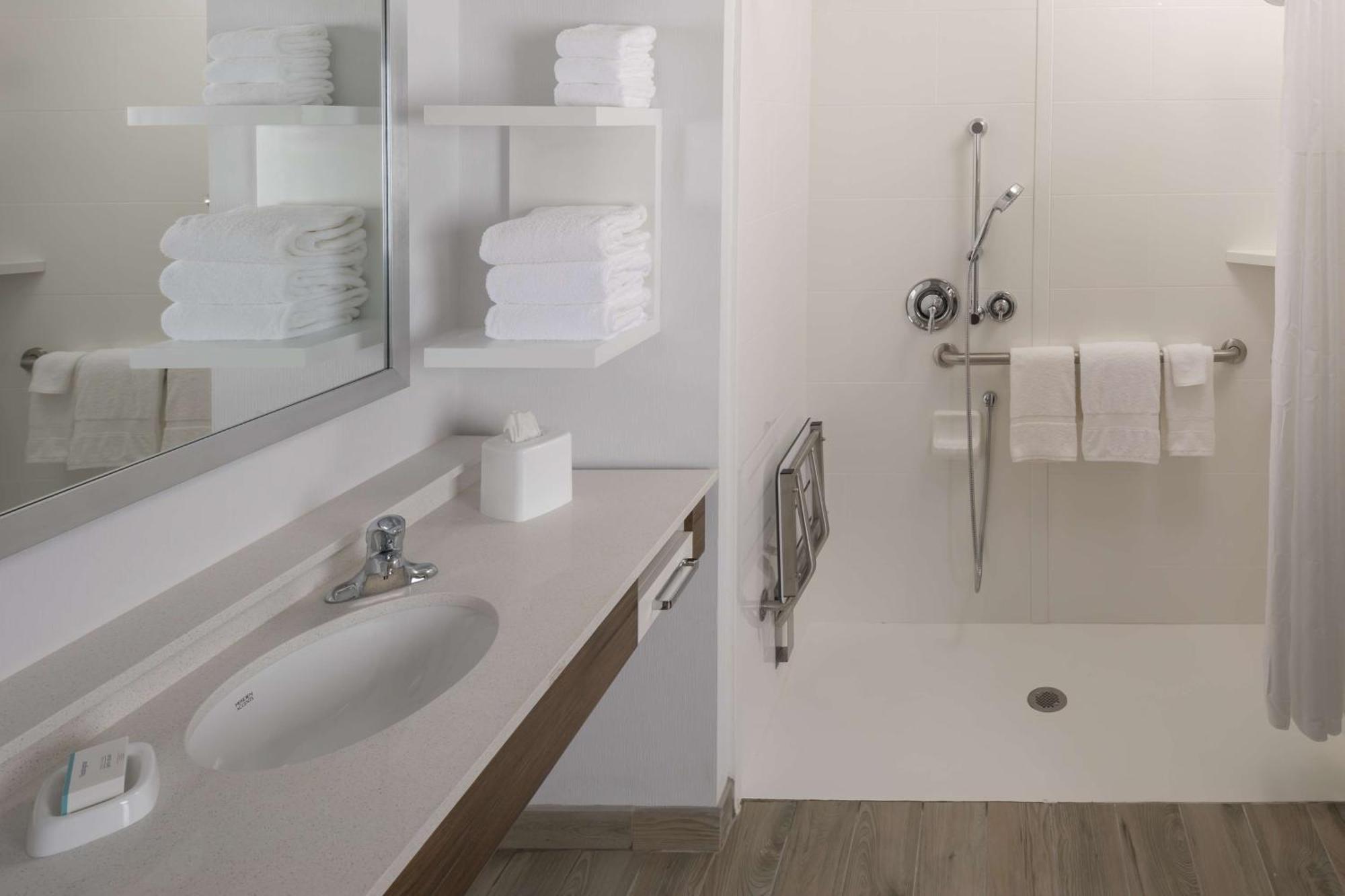 Hampton Inn & Suites-Asheville Biltmore Village, Nc Bagian luar foto