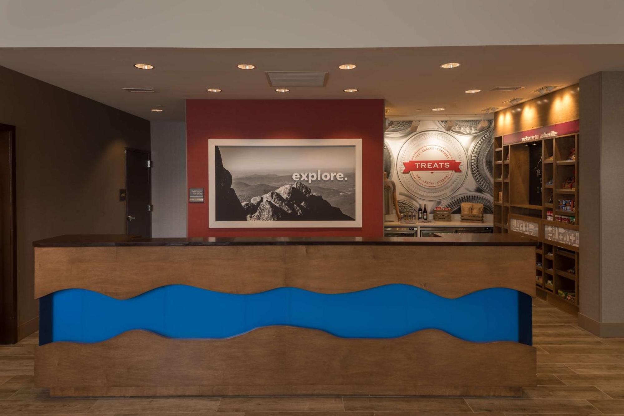 Hampton Inn & Suites-Asheville Biltmore Village, Nc Bagian luar foto
