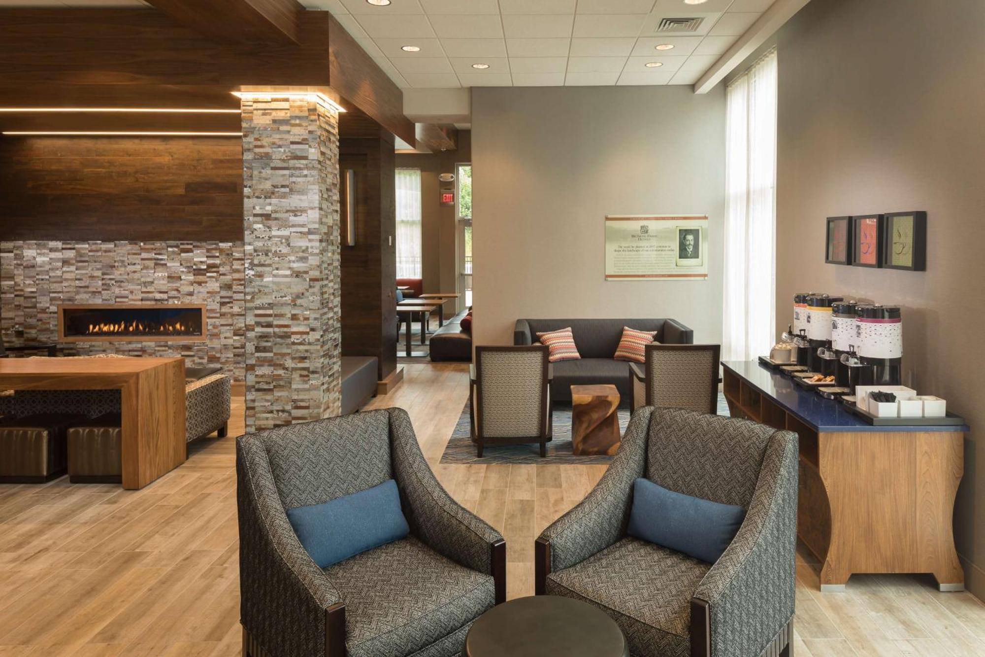 Hampton Inn & Suites-Asheville Biltmore Village, Nc Bagian luar foto
